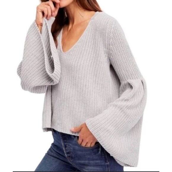 Free People Sweaters - Free People Sweater Womens Size Medium Damsel Bell Sleeve Cropped Gray Oversized